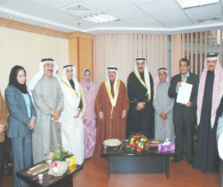 سعادة مدير عام التسجيل العقاري يحضر تدشين أول عقد بيع لأتحاد الملاك للشقق المفرزة بمملكة البحرين