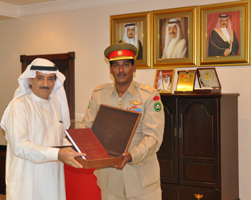 معالي رئيس جهاز المساحة والتسجيل العقاري يستقبل الرائد راشد البنعلي