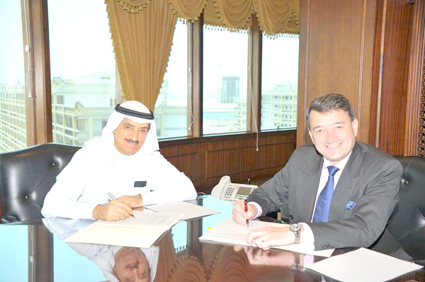 رئيس جهاز المساحة والتسجيل العقاري يوقع اتفاقية تجديد التعاون المشترك مع مكتب المسح الهايدروغرافي البريطاني