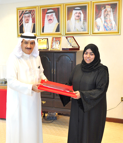 معالي رئيس جهاز المساحة والتسجيل العقاري يستقبل بثينة عبدالله