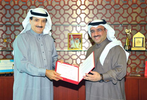 استقبال معالي رئيس الجهاز للإعلامي يوسف محمد إسماعيل 