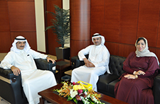 معالي رئيس جهاز المساحة والتسجيل العقاري يستقبل النائب جلال كاظم عضو المجلس البلدي فاطمة القطري