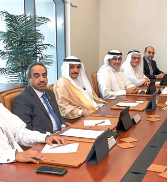 يترأس اجتماع مجلس إدارة مؤسسة التنظيم العقاري