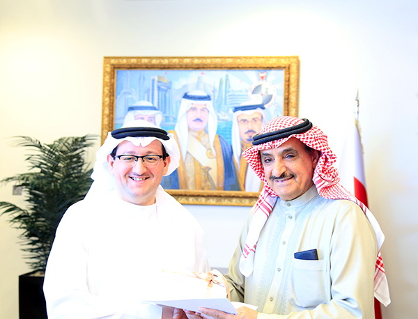 معالي رئيس جهاز المساحة والتسجيل العقاري يكرم المشاركين في مسابقة الابتكار الحكومي 