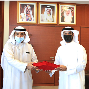 رئيس جهاز المساحة والتسجيل العقاري يحث على البحث والتحصيل الأكاديمي