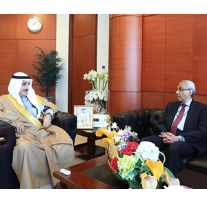 رئيس جهاز المساحة والتسجيل العقاري يستقبل سفير جمهورية مصر العربية لدى مملكة البحرين 