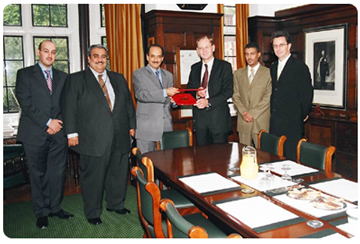 توقيع اتفاقية مشتركة  مع جهاز تسجيل الأراضي بالمملكة المتحدة 