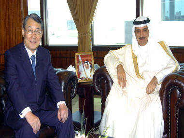 رئيس جهاز المساحة والتسجيل العقاري يستقبل سعادة السيد تاكيش كوندو سفير اليابان لدى المملكة