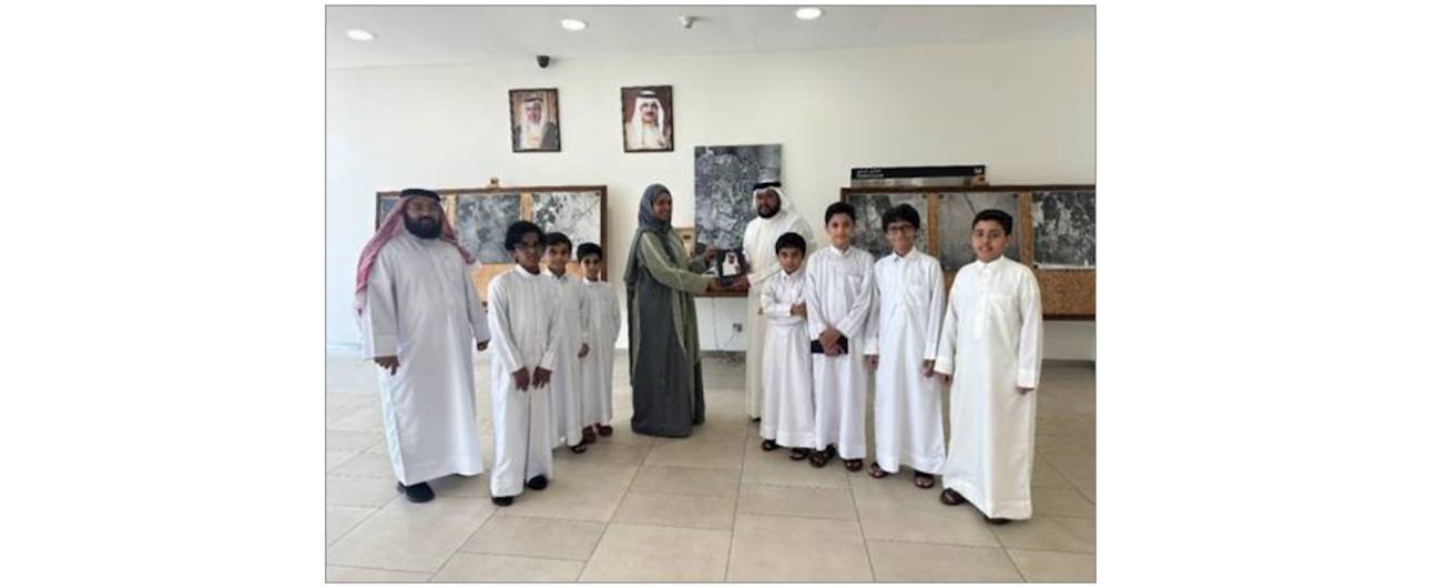 تعزيزاً لمبدأ الشراكة المجتمعية جهاز المساحة والتسجيل العقاري ينظم يوماً علمياً للناشئة