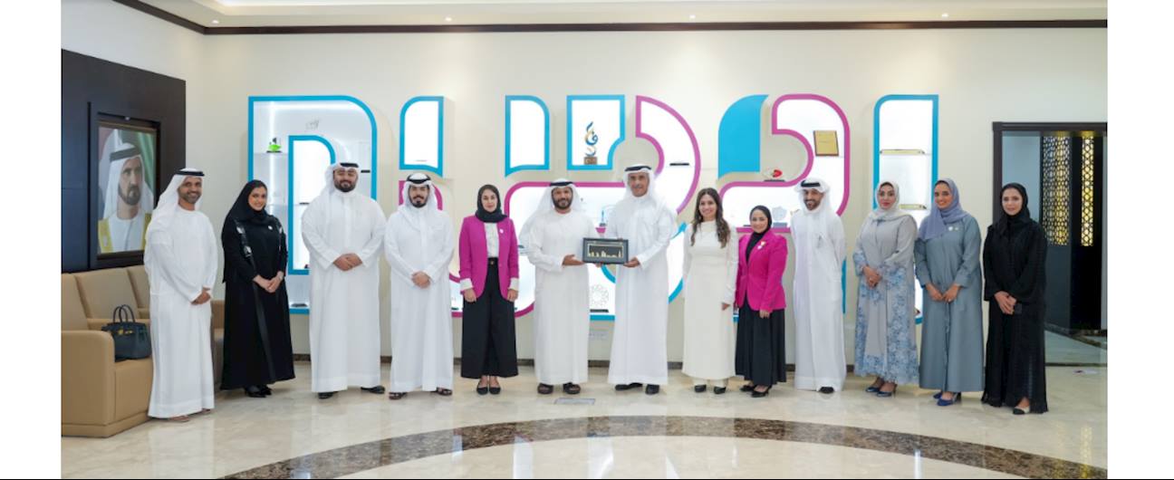 رئيس جهاز المساحة والتسجيل العقاري يزور أراضي دبي