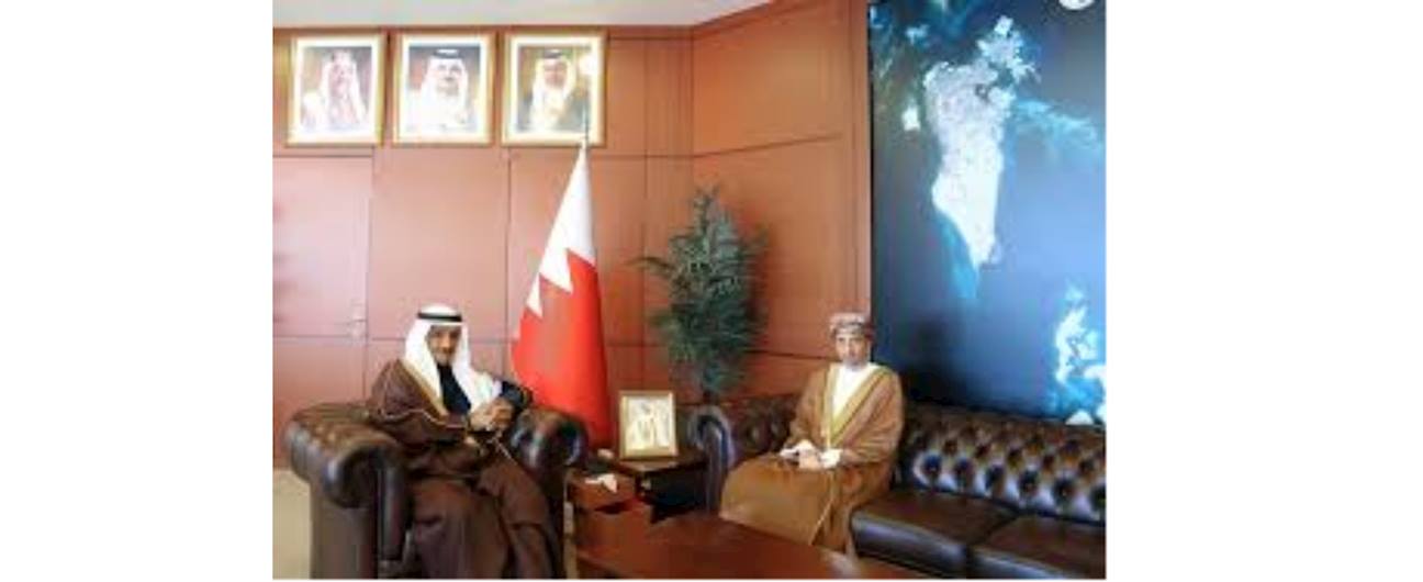معالي رئيس جهاز المساحة والتسجيل العقاري يثني على جهود السفير العماني لتعزيز العلاقات البحرينية العمانية